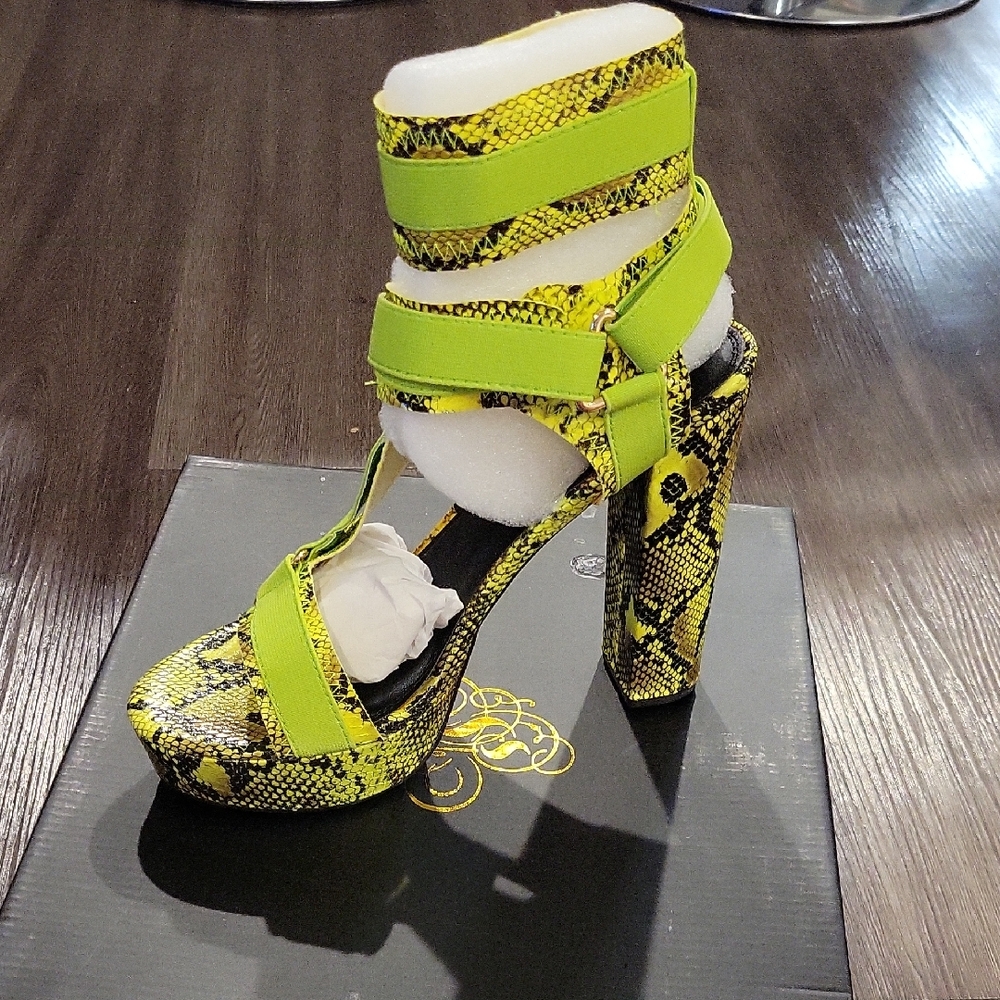 Stylish Green Snake Print Women's Heels